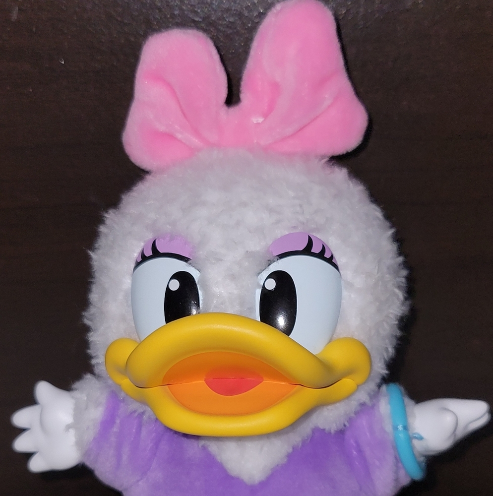 Pop Mart Mickey Family Daisy